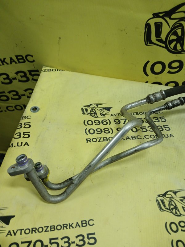 Патрубок системи охолодження Land Rover Discovery Sport L550 2.0