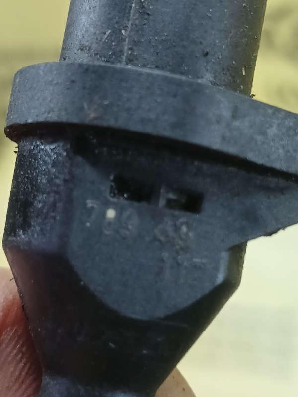 Датчик положення колінвала passat 2015 B7 1.8