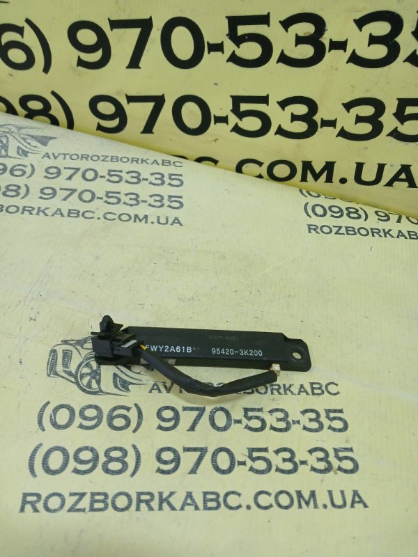 Запчасть антена безключового доступа Kia Optima Hybrid 2014 954203K200 Б/У Антена безключового доступа Kia Optima Hybrid 2014 954203K200 Б/У