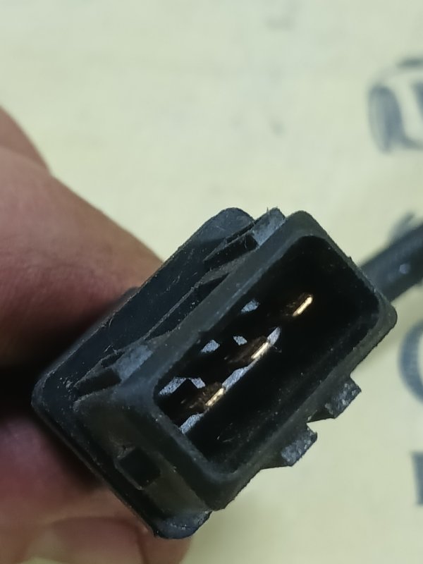 Датчик положення колінвала Optima Hybrid 2014 Датчик положення колінвала Optima Hybrid 2014