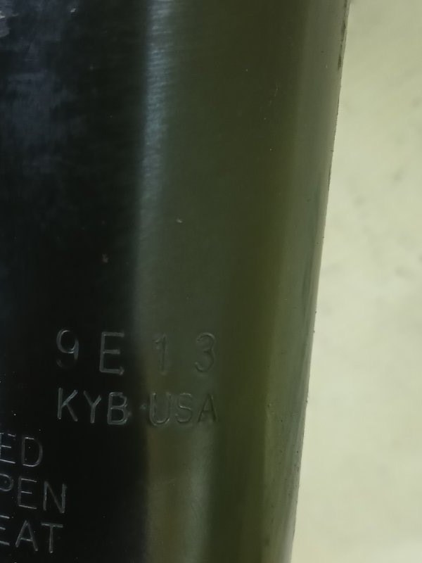 Амортизатор передний Altima 2019 2.5 Амортизатор передний Altima 2019 2.5