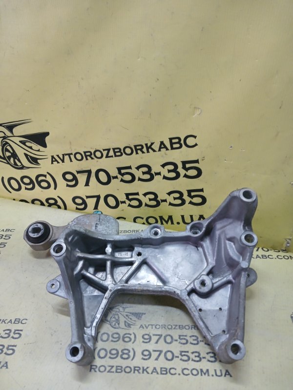 Кронштейн опори двигуна Rogue 2017 2.5