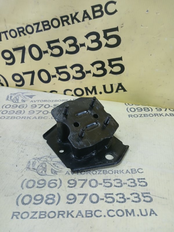 Кронштейн підсилювача заднього бампера левый Murano 2017 Z52 3.5 Кронштейн підсилювача заднього бампера левый Murano 2017 Z52 3.5