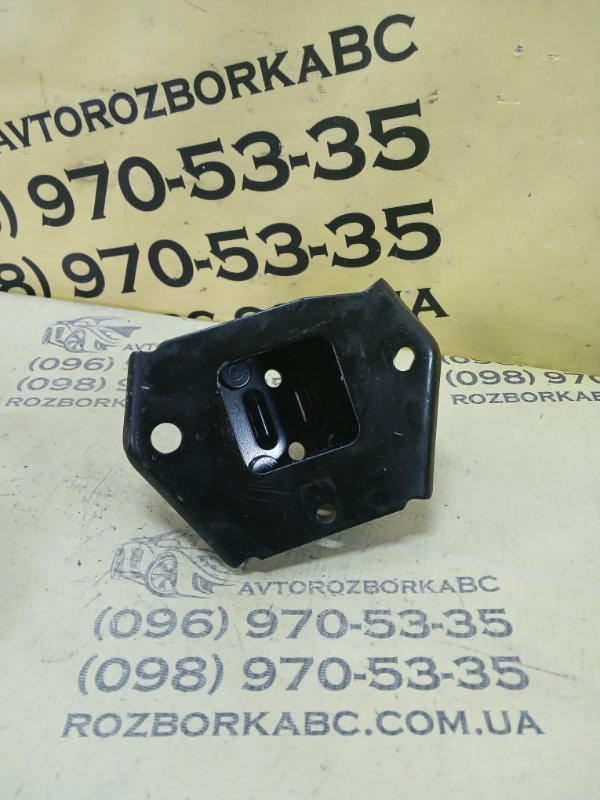 Кронштейн підсилювача заднього бампера левый Nissan Murano Z52 3.5 Кронштейн підсилювача заднього бампера левый Nissan Murano Z52 3.5