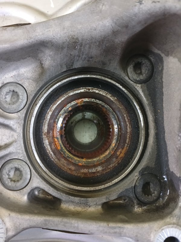 Цапфа ( Поворотний кулак) задняя правая Q5 2018 80A 2.0 Цапфа ( Поворотний кулак) задняя правая Q5 2018 80A 2.0