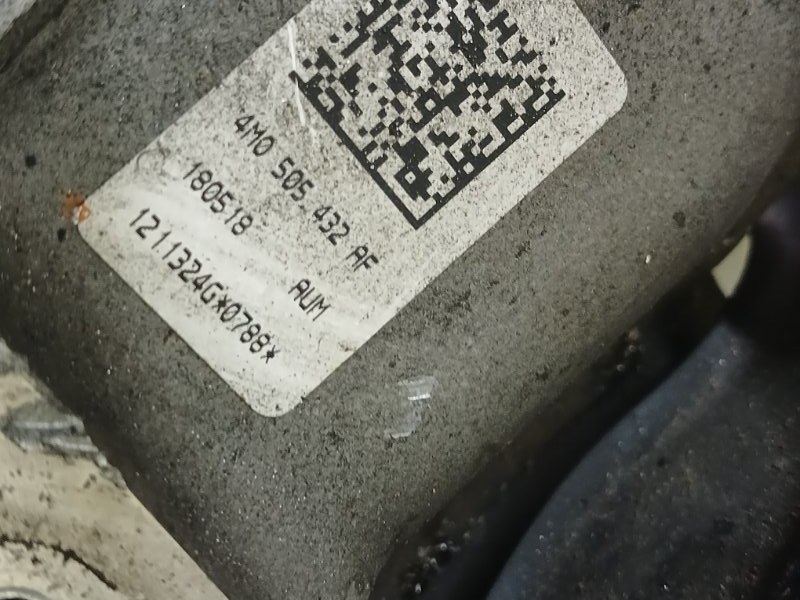 Цапфа ( Поворотний кулак) задняя правая Audi Q7 4М 3.0 Цапфа ( Поворотний кулак) задняя правая Audi Q7 4М 3.0