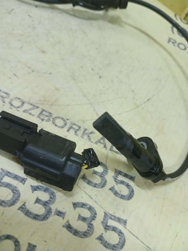 Датчик ABS задний левый Altima 2019 2.5 Датчик ABS задний левый Altima 2019 2.5