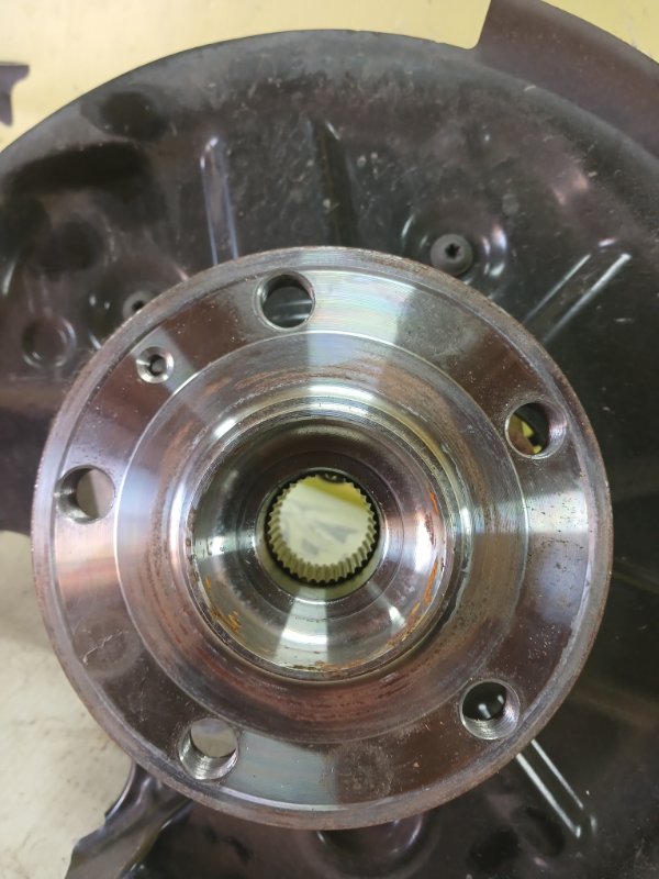 Цапфа ( Поворотний кулак) задняя правая Tiguan 2019 Tiguan 2 DGUA Цапфа ( Поворотний кулак) задняя правая Tiguan 2019 Tiguan 2 DGUA