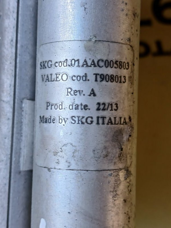 Радиатор кондиционера 328 2013 F30 2.0 Радиатор кондиционера 328 2013 F30 2.0