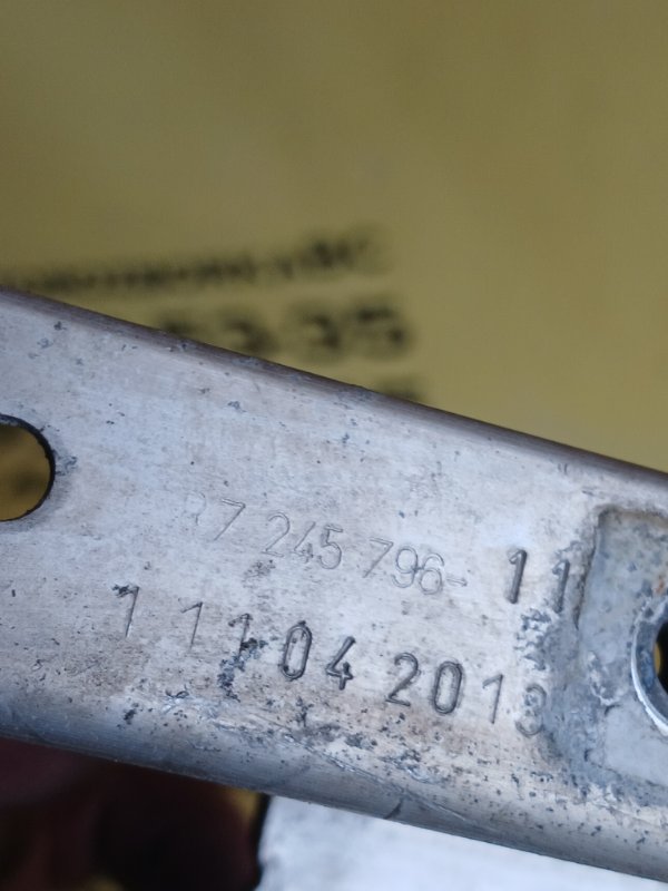 Кронштейн радиатора правый BMW 328 F30 2.0 Кронштейн радиатора правый BMW 328 F30 2.0