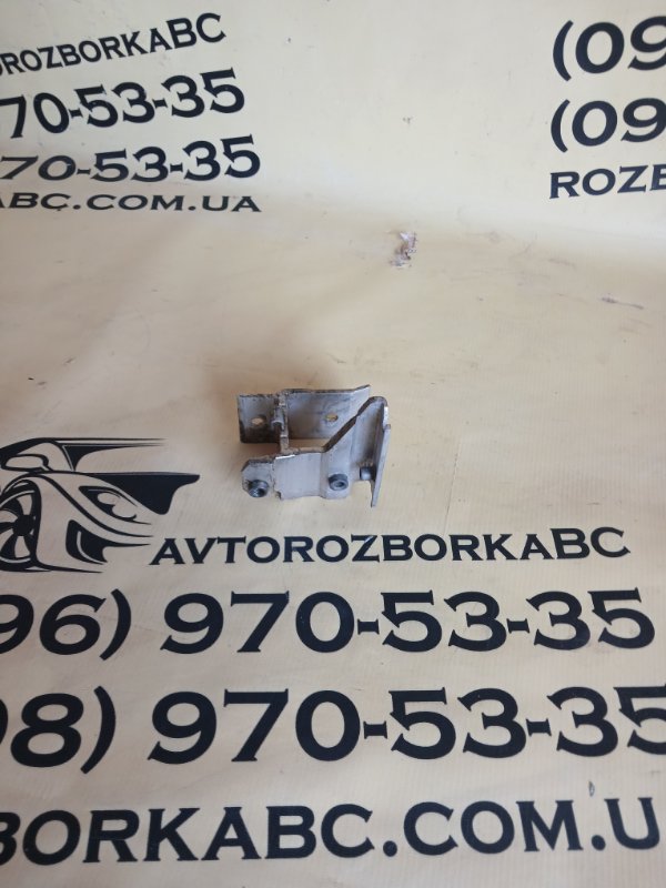 Запчасть кронштейн радиатора левый BMW 328 2013 F30 2.0 51-64-7-245-795 Б/У Кронштейн радиатора левый BMW 328 2013 F30 2.0 51-64-7-245-795 Б/У