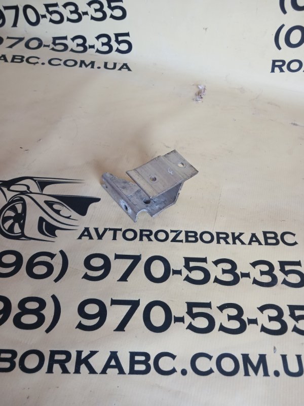 Кронштейн радиатора левый 328 2013 F30 2.0 Кронштейн радиатора левый 328 2013 F30 2.0