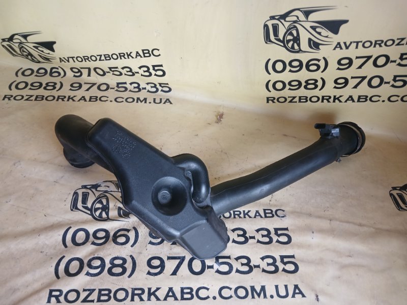 Запчасть патрубок интеркулера левый Audi Q5 2018 80A 2.0 DAYB 80A145673E Б/У Патрубок интеркулера левый Audi Q5 2018 80A 2.0 DAYB 80A145673E Б/У