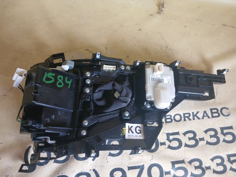 Накладка центральной консоли Q50 2019 AWD 3.0 Накладка центральной консоли Q50 2019 AWD 3.0