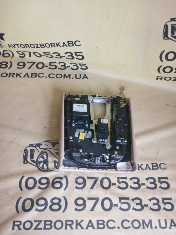 Накладка переключателя передач BMW 750 G11 G12 4.4 Накладка переключателя передач BMW 750 G11 G12 4.4