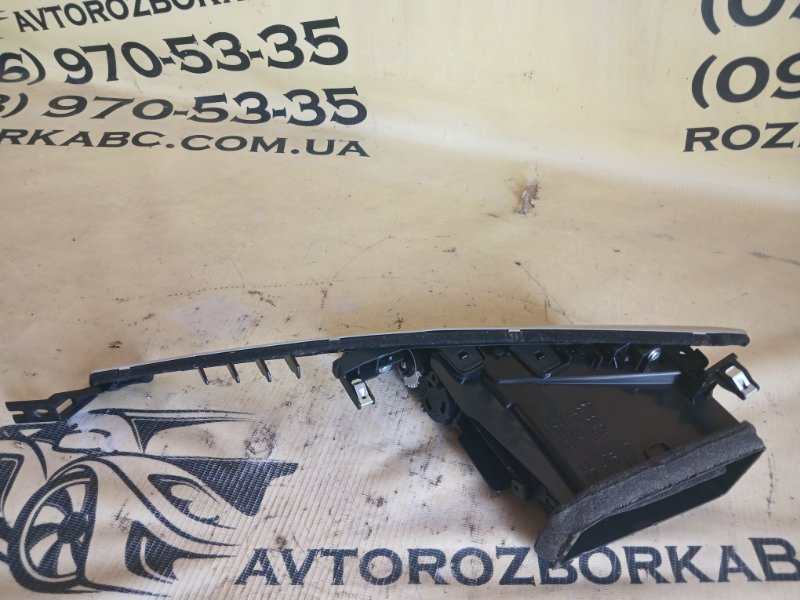 Дефлектор салона правый Q50 2019 AWD 3.0 Дефлектор салона правый Q50 2019 AWD 3.0