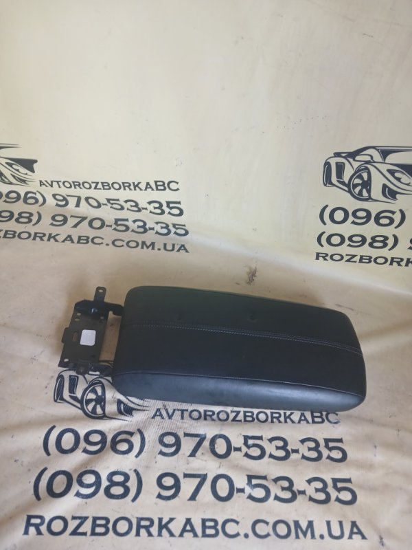 Запчасть подлокотник Nissan Altima 2019 FWD 2.5 969206CA0A Б/У Подлокотник Nissan Altima 2019 FWD 2.5 969206CA0A Б/У