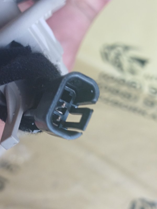 Козырек солнцезащитный правый Cherokee 2017 KL 2.4 Козырек солнцезащитный правый Cherokee 2017 KL 2.4