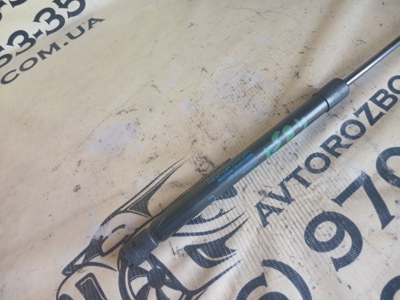 Амортизатор капота левый Infiniti Q50 AWD 3.0 Амортизатор капота левый Infiniti Q50 AWD 3.0