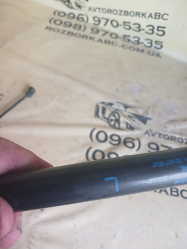 Амортизатор капота левый Q50 2019 AWD 3.0 Амортизатор капота левый Q50 2019 AWD 3.0