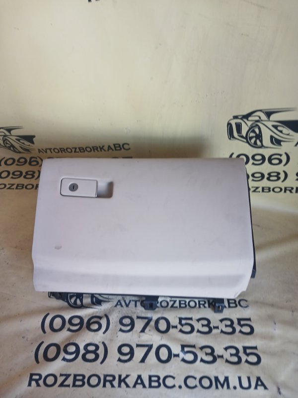 Запчасть бардачок Infiniti Q50 2019 AWD 3.0 681024GF0A Б/У Бардачок Infiniti Q50 2019 AWD 3.0 681024GF0A Б/У