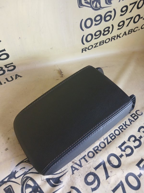 Подлокотник Passat 2020 B9 2.0 Подлокотник Passat 2020 B9 2.0