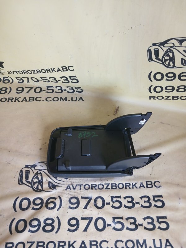 Подлокотник Passat 2020 B9 2.0 Подлокотник Passat 2020 B9 2.0