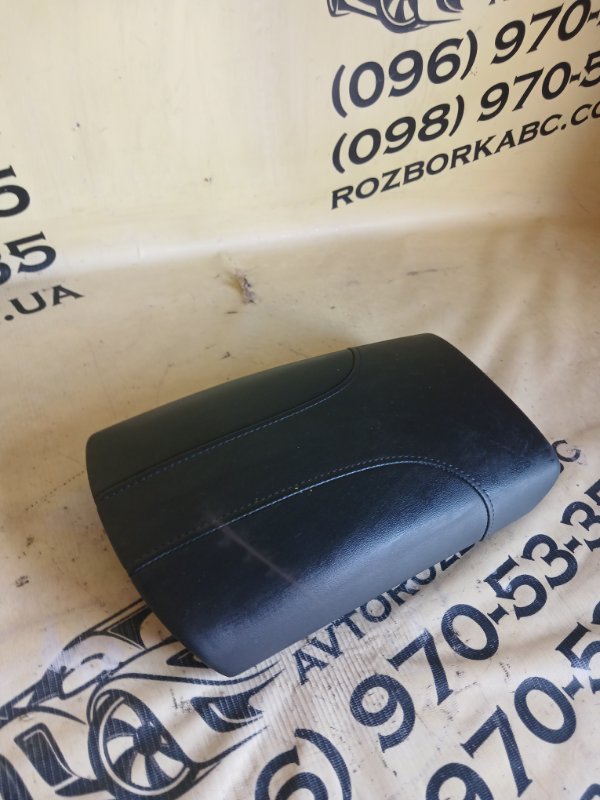 Подлокотник Rogue 2017 FWD 2.5 Подлокотник Rogue 2017 FWD 2.5