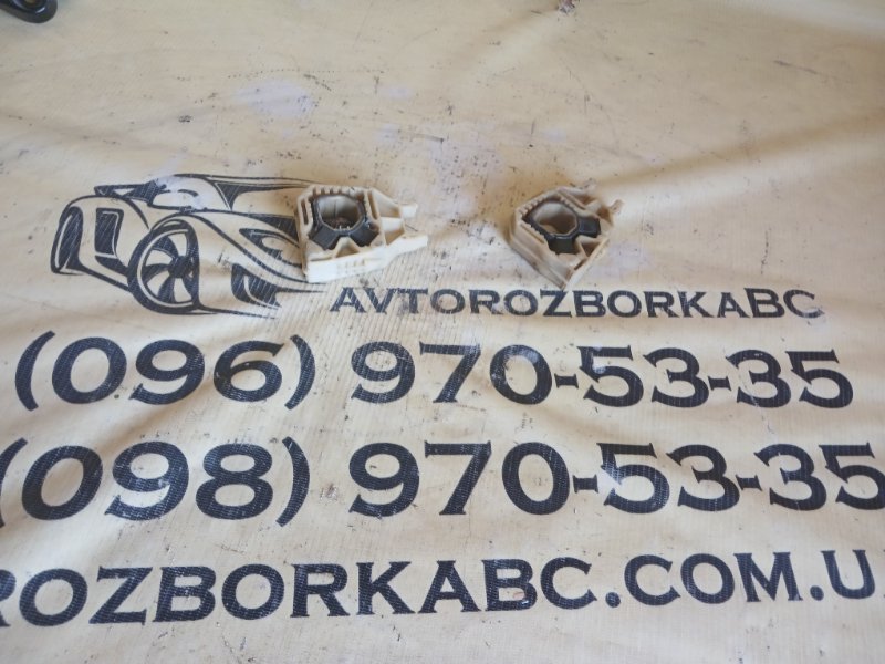 Запчасть кронштейн радиатора Volkswagen Tiguan 2019 Tiguan 2 DGUA 5Q0121367G Б/У Кронштейн радиатора Volkswagen Tiguan 2019 Tiguan 2 DGUA 5Q0121367G Б/У