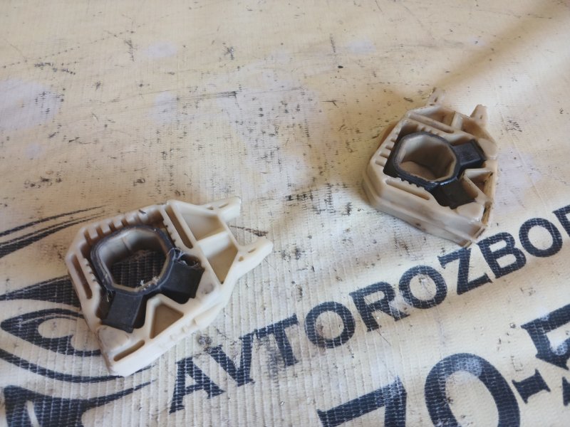 Кронштейн радиатора Tiguan 2019 Tiguan 2 DGUA Кронштейн радиатора Tiguan 2019 Tiguan 2 DGUA