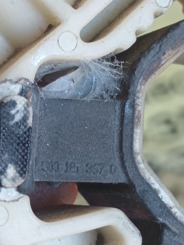 Кронштейн радиатора Volkswagen Tiguan Tiguan 2 DGUA Кронштейн радиатора Volkswagen Tiguan Tiguan 2 DGUA