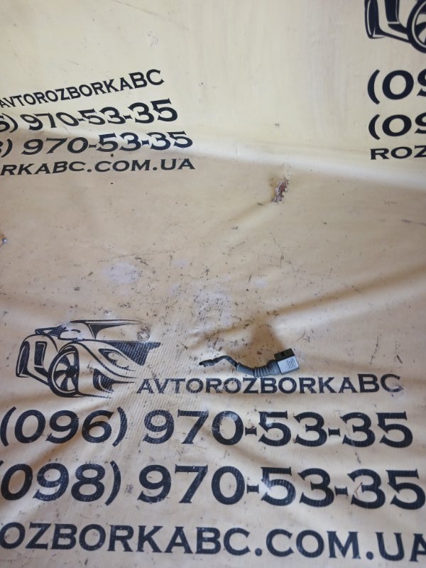 Фишка Audi Q5 2021 80A 2.0 8P0973722 Б/У