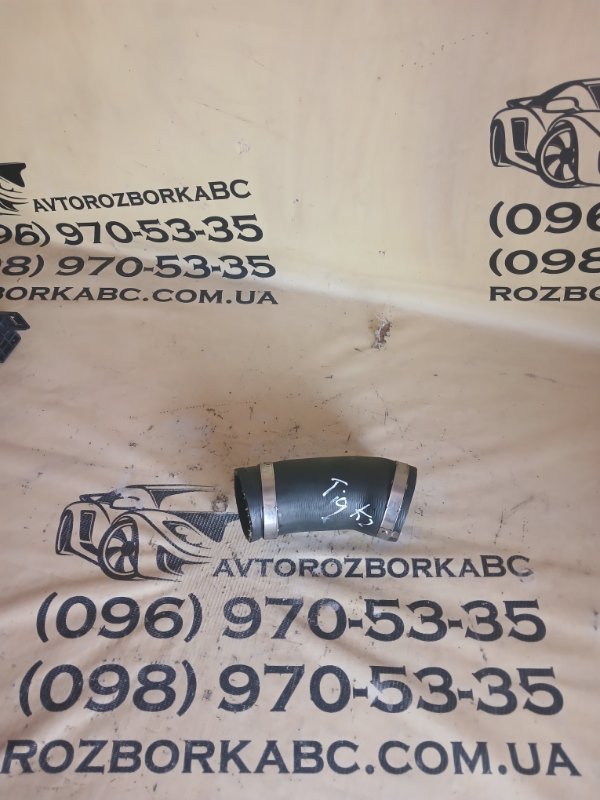 Запчасть патрубок интеркулера Volkswagen Tiguan 2019 2.0 5QN145838 Б/У Патрубок интеркулера Volkswagen Tiguan 2019 2.0 5QN145838 Б/У