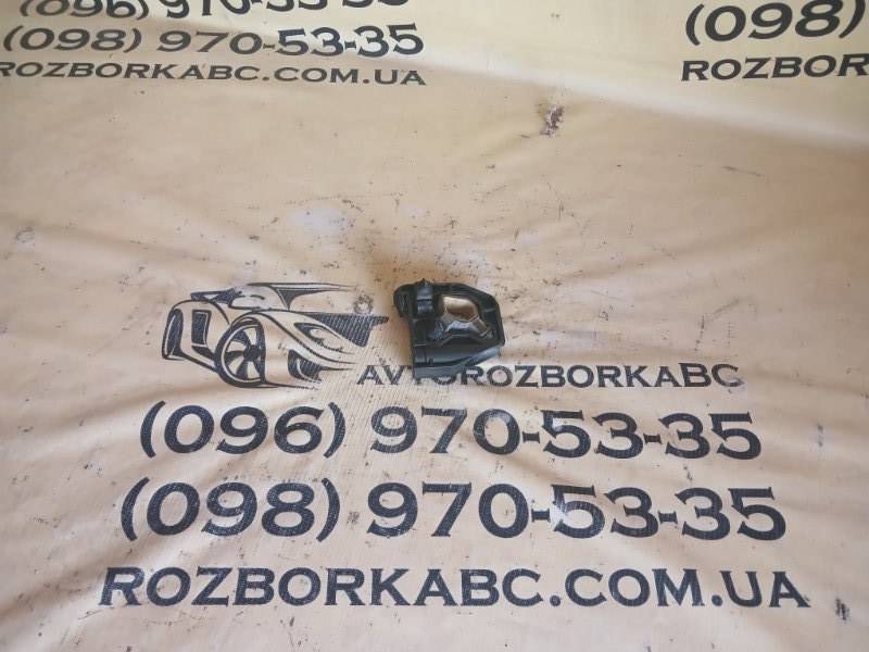 Запчасть кронштейн радиатора левый BMW 328 2013 F30 2.0 17117600541 Б/У Кронштейн радиатора левый BMW 328 2013 F30 2.0 17117600541 Б/У