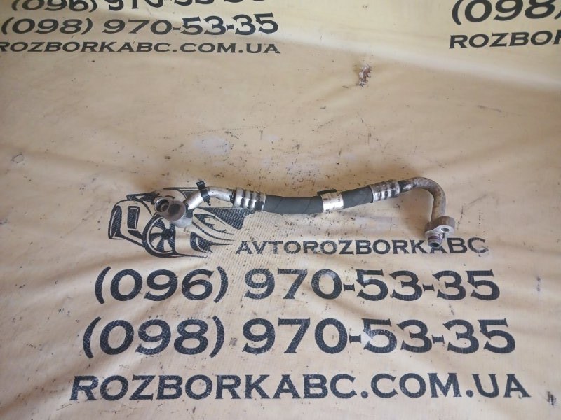 Запчасть трубка кондиционера Porsche Macan 2016 95B 3.0 CTMA 95B260701E Б/У Трубка кондиционера Porsche Macan 2016 95B 3.0 CTMA 95B260701E Б/У