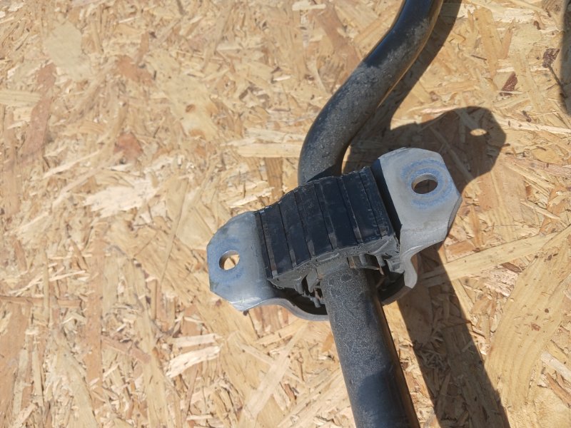 Стабилизатор задний Q8 2019 DCBD Стабилизатор задний Q8 2019 DCBD