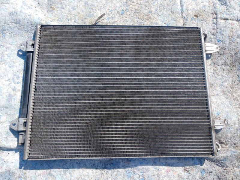 Радиатор кондиционера Passat 2014 B7 2.0 Радиатор кондиционера Passat 2014 B7 2.0