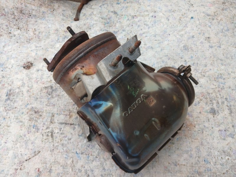 Катализатор XC90 2021 2.0 A2 Катализатор XC90 2021 2.0 A2