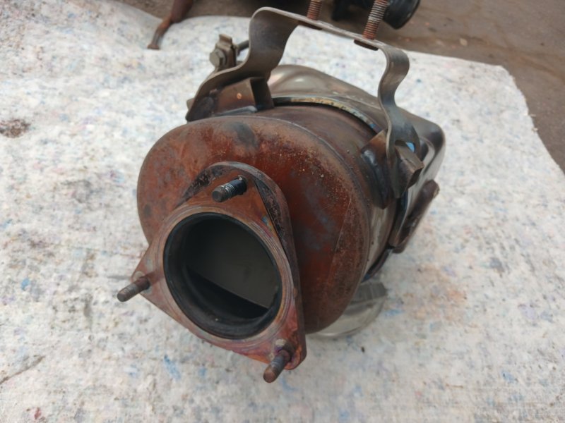 Катализатор XC90 2021 2.0 A2 Катализатор XC90 2021 2.0 A2