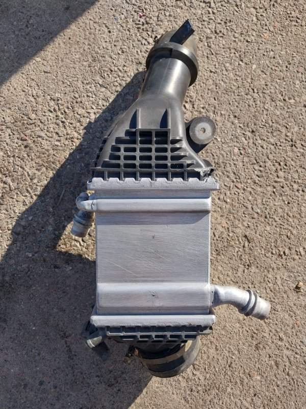 Радиатор интеркуллера левый X5 2018 F15 4.4 Радиатор интеркуллера левый X5 2018 F15 4.4