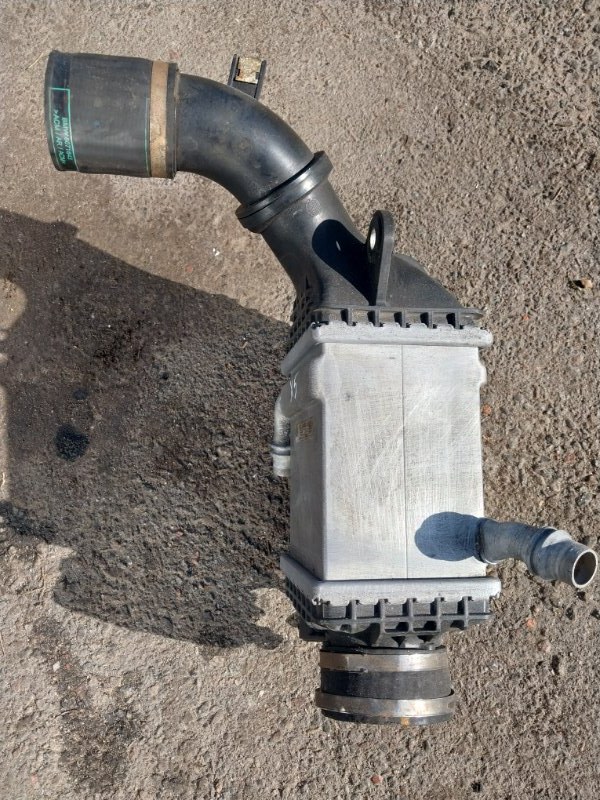 Радиатор интеркуллера правый BMW X5 F15 4.4 Радиатор интеркуллера правый BMW X5 F15 4.4