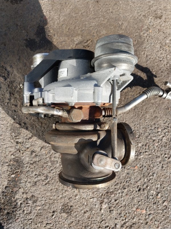 Турбина левая X5 2018 F15 4.4 Турбина левая X5 2018 F15 4.4