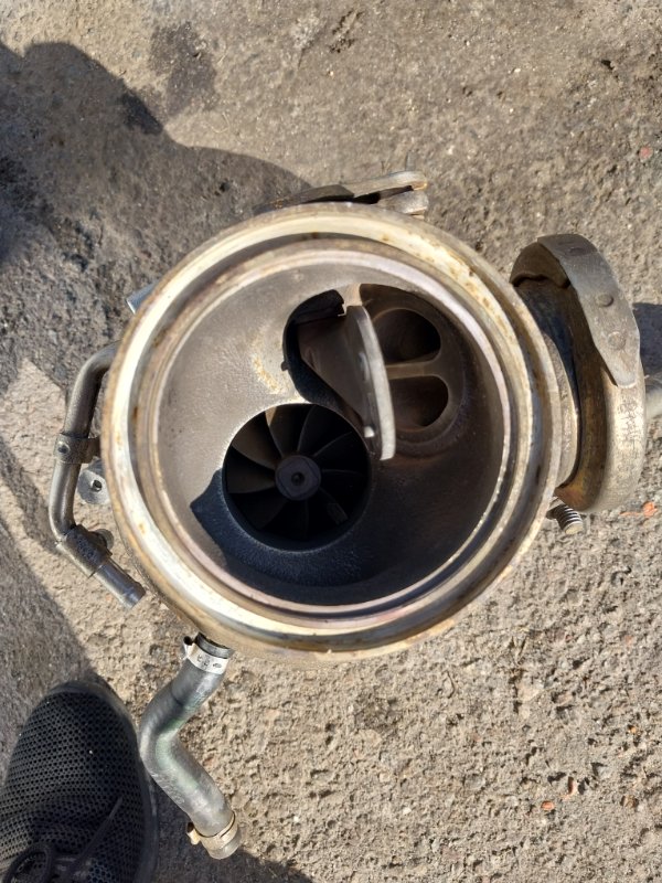 Турбина левая X5 2018 F15 4.4 Турбина левая X5 2018 F15 4.4