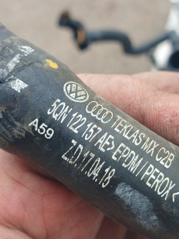 Патрубок системы охлаждения Volkswagen Tiguan ALLSPACE 2.0 Патрубок системы охлаждения Volkswagen Tiguan ALLSPACE 2.0