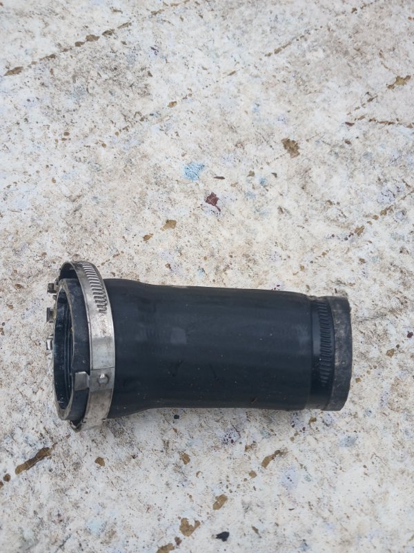 Патрубок интеркулера Volkswagen Tiguan ALLSPACE 2.0 Патрубок интеркулера Volkswagen Tiguan ALLSPACE 2.0