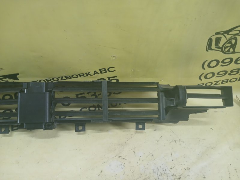 Дефлектор радиатора 750 2016 G11 G12 4.4 Дефлектор радиатора 750 2016 G11 G12 4.4