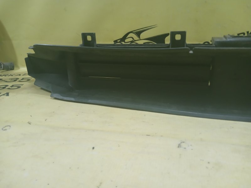 Дефлектор радиатора 750 2016 G11 G12 4.4 Дефлектор радиатора 750 2016 G11 G12 4.4