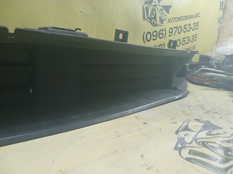 Дефлектор радиатора 750 2016 G11 G12 4.4 Дефлектор радиатора 750 2016 G11 G12 4.4