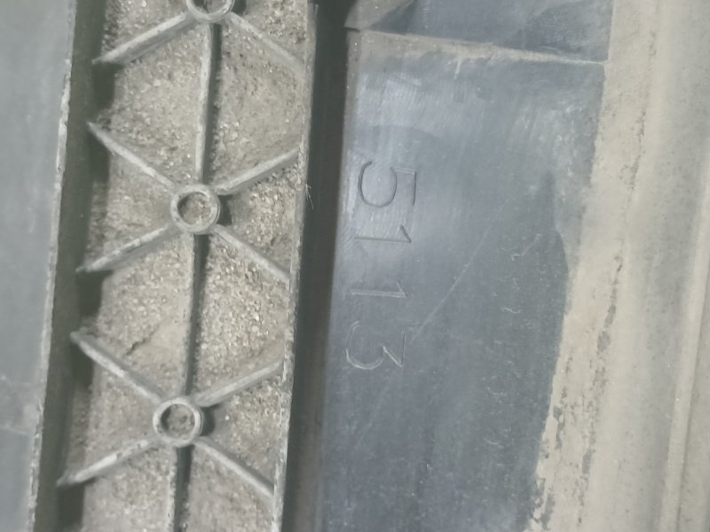 Дефлектор радиатора 750 2016 G11 G12 4.4 Дефлектор радиатора 750 2016 G11 G12 4.4