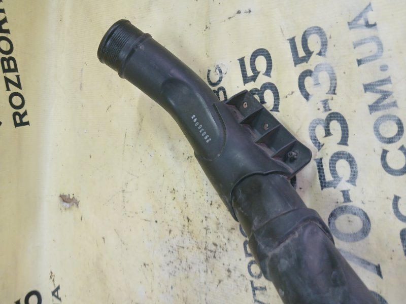 Патрубок интеркулера Volkswagen Passat B7 2.0 Патрубок интеркулера Volkswagen Passat B7 2.0